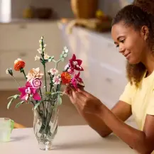 LEGO Botanicals Bouquet di Fiori Rosa