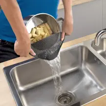 Scolapasta universale Clip-On per pentole