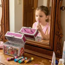 Disney Principesse Kit Trucco con 4 Balsami Labbra Bambina Toys One