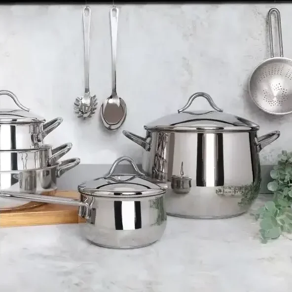 Batteria di pentole in acciaio inox Barazzoni in cucina